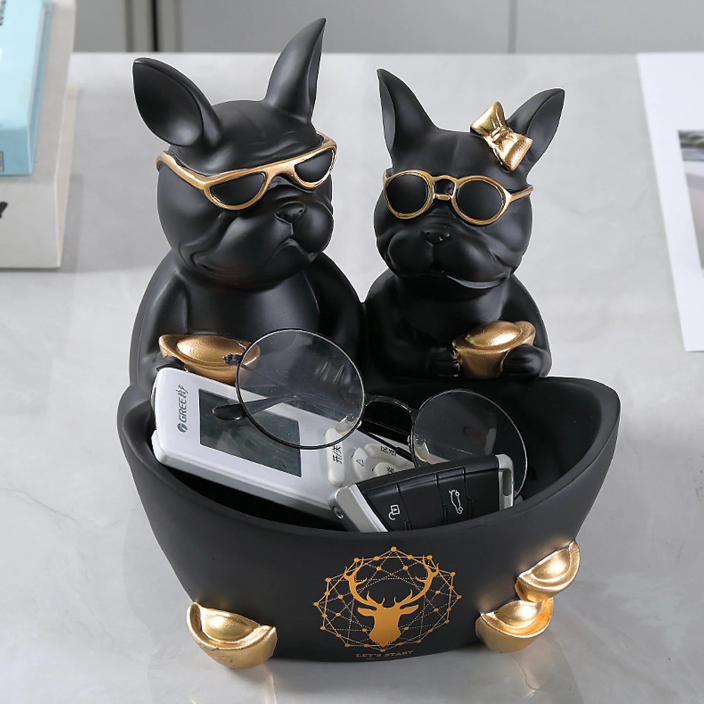 Resin Couple Dog Standing Puppy Storage Sculptures with Stainless Steel Disc Key Storage Ornament Simulated Safe for Living Room
