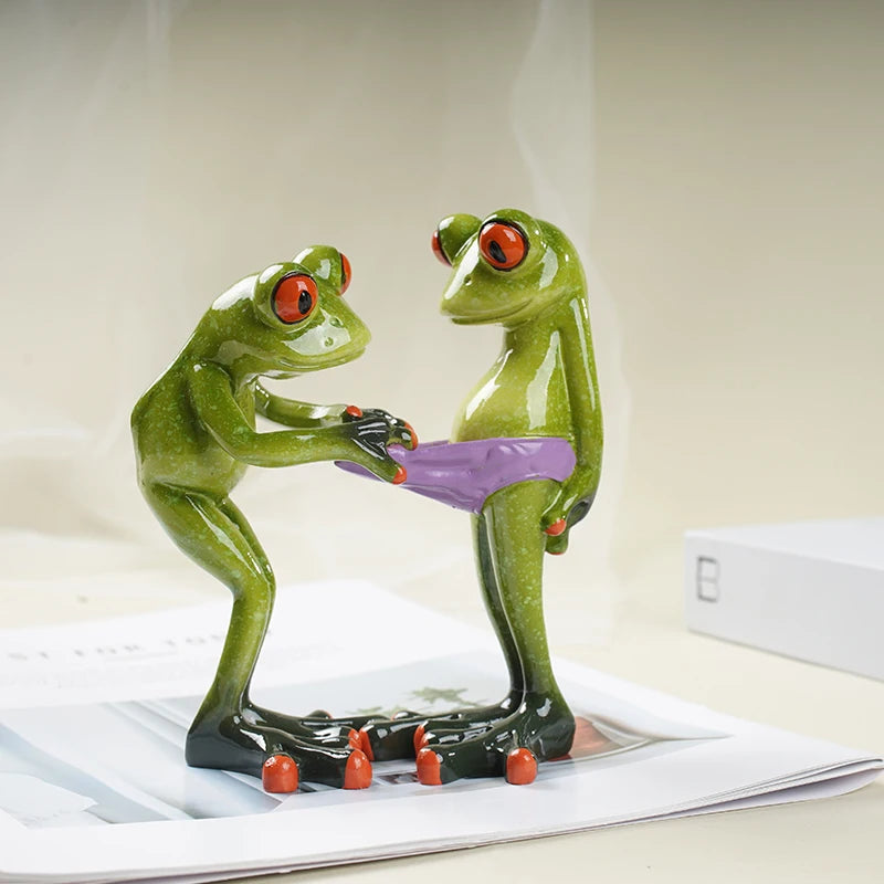 NORTHEUINS Resin Abstract Funny Frog Couple Decoration Wedding Gift Lover Figurines